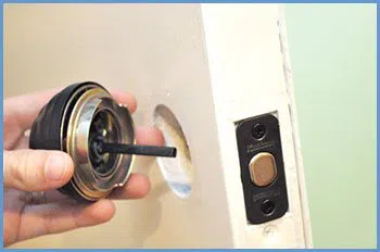 State Locksmith Services Fort Myers, FL 239-599-3271 - 5-change-locks-service